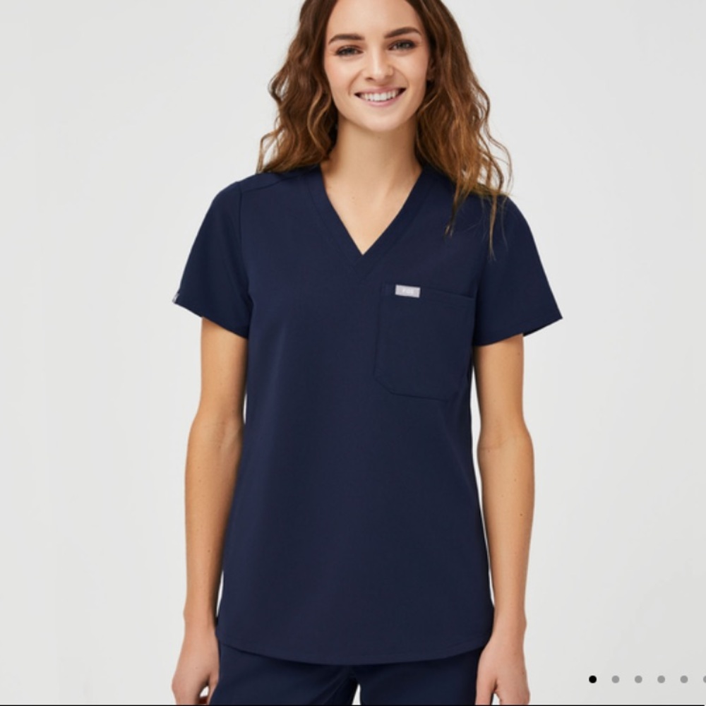 FIGS one pocket Catarina scrub top NAVY